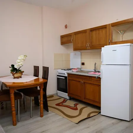 House For Rent In Apartmán Pogradec